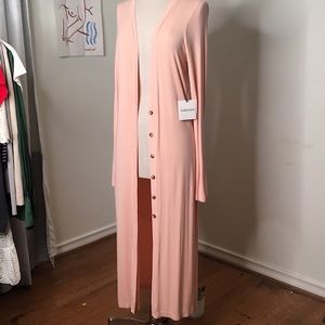 Three Dots duster